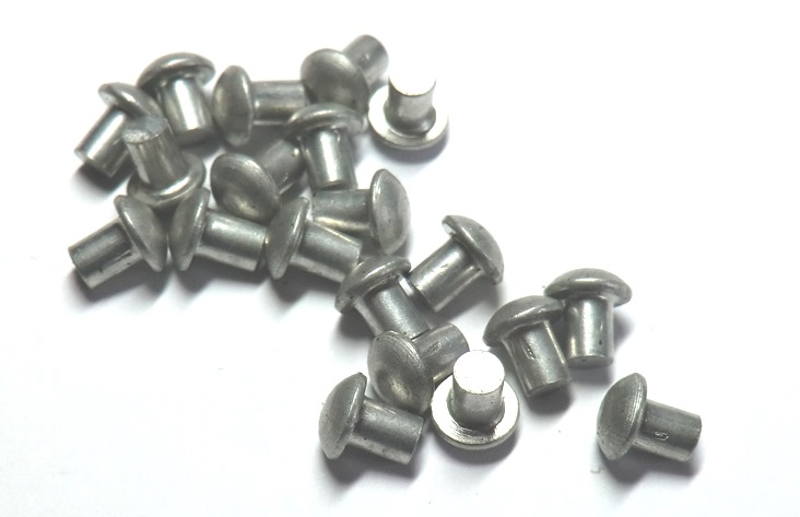 Alunieten 2,5 x 6, 20 Stück